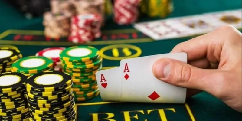 Cấu trúc ván bài và luật chơi cơ bản của poker